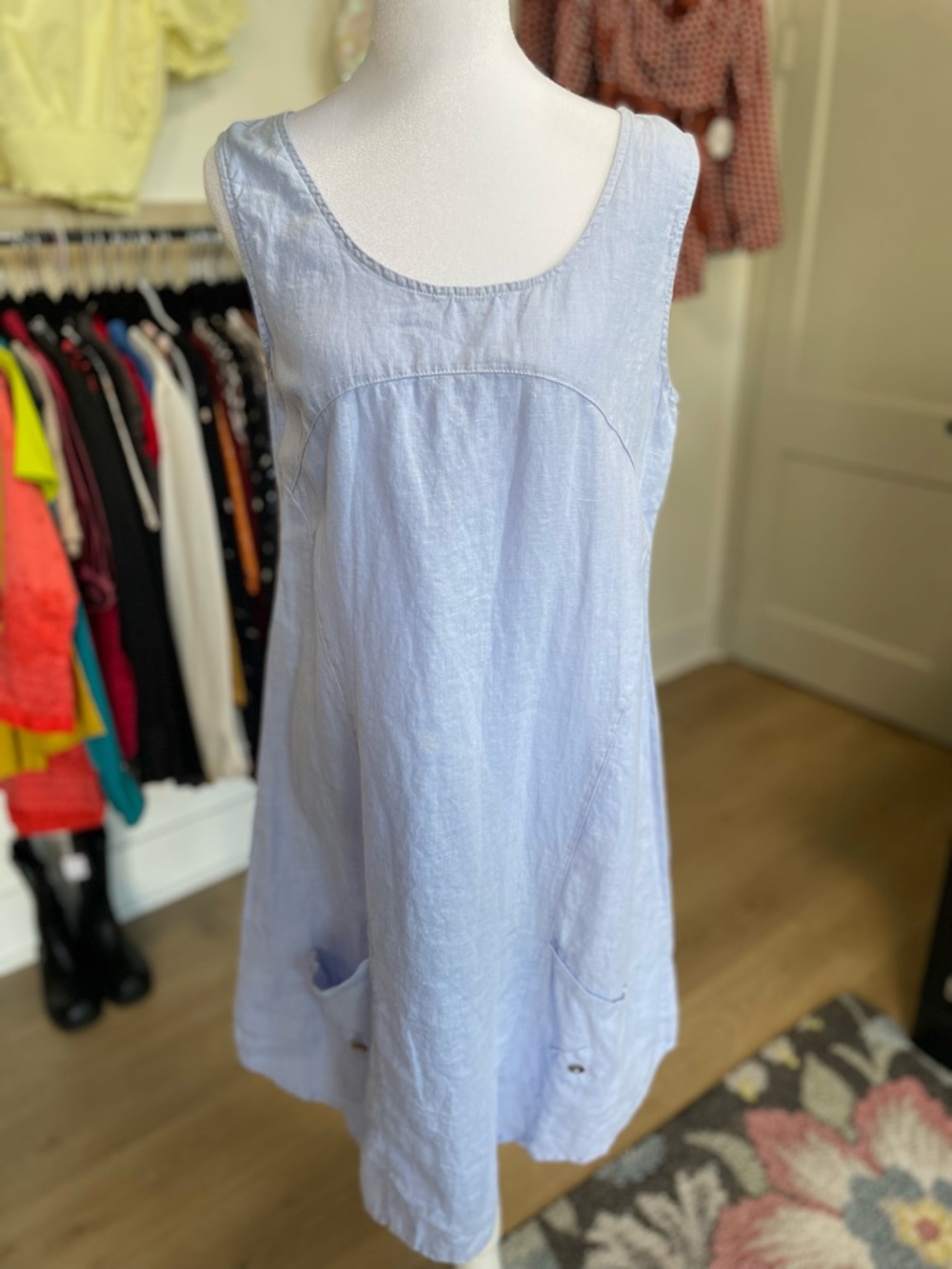 Click Vintage-Inspired Light Blue Linen Dress